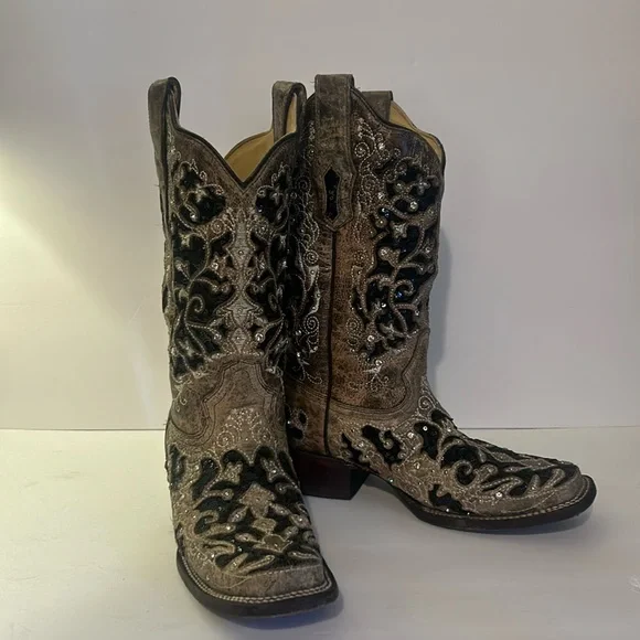 Corrals Womens Boot Size7M stock#A 3648 Cowhide leather, sequin embellishments - Picture 1 of 6
